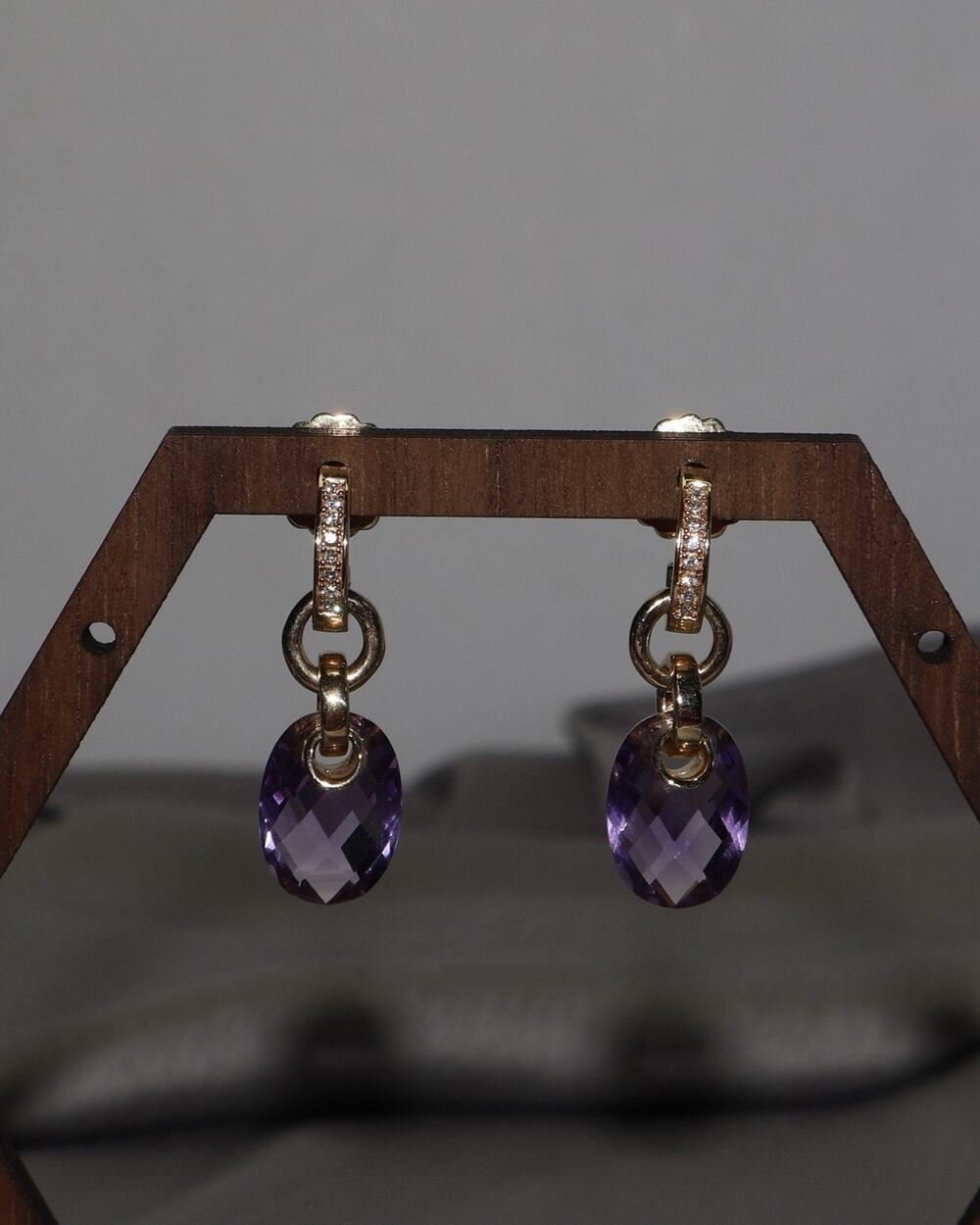 14k Yellow Gold Amethyst & Diamond Drop Earrings 7G / 1.1in